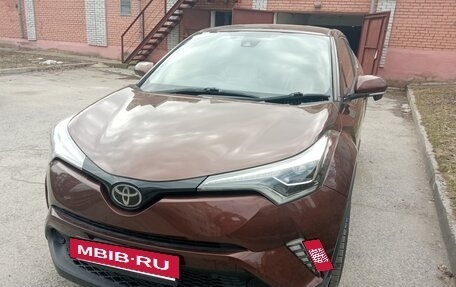 Toyota C-HR I рестайлинг, 2019 год, 2 250 000 рублей, 4 фотография