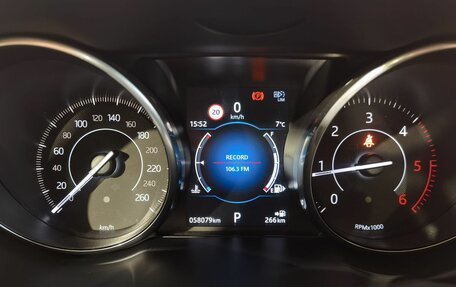 Jaguar E-Pace, 2018 год, 3 250 000 рублей, 13 фотография