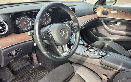 Mercedes-Benz E-Класс, 2016 год, 3 300 000 рублей, 6 фотография