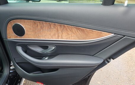 Mercedes-Benz E-Класс, 2016 год, 3 300 000 рублей, 8 фотография