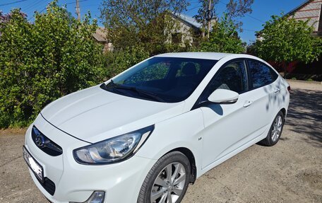 Hyundai Solaris II рестайлинг, 2012 год, 930 000 рублей, 6 фотография