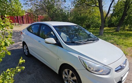Hyundai Solaris II рестайлинг, 2012 год, 930 000 рублей, 3 фотография