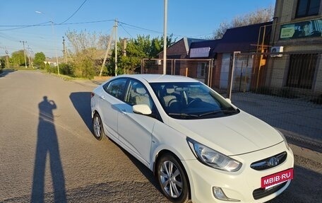 Hyundai Solaris II рестайлинг, 2012 год, 930 000 рублей, 4 фотография
