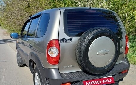 Chevrolet Niva I рестайлинг, 2010 год, 585 000 рублей, 7 фотография