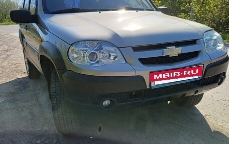 Chevrolet Niva I рестайлинг, 2010 год, 585 000 рублей, 11 фотография