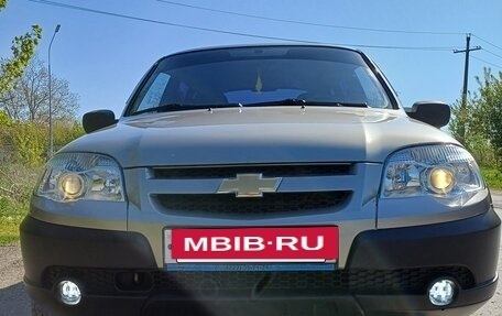Chevrolet Niva I рестайлинг, 2010 год, 585 000 рублей, 3 фотография