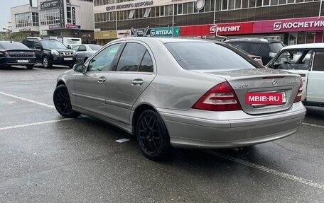 Mercedes-Benz C-Класс, 2004 год, 630 000 рублей, 3 фотография