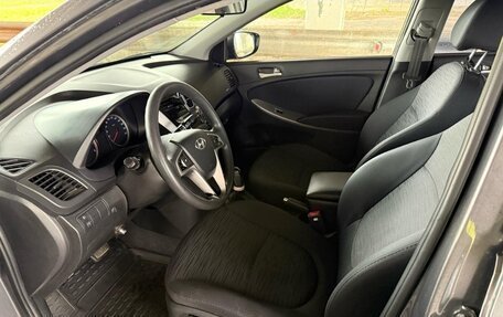 Hyundai Solaris II рестайлинг, 2015 год, 720 000 рублей, 10 фотография