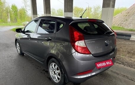 Hyundai Solaris II рестайлинг, 2015 год, 720 000 рублей, 2 фотография