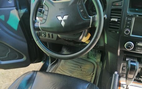 Mitsubishi Pajero IV, 2008 год, 1 750 000 рублей, 7 фотография