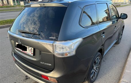 Mitsubishi Outlander III рестайлинг 3, 2014 год, 1 690 000 рублей, 5 фотография