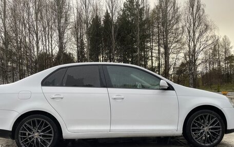 Volkswagen Jetta VI, 2010 год, 700 000 рублей, 9 фотография