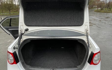 Volkswagen Jetta VI, 2010 год, 700 000 рублей, 10 фотография