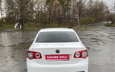 Volkswagen Jetta VI, 2010 год, 700 000 рублей, 5 фотография