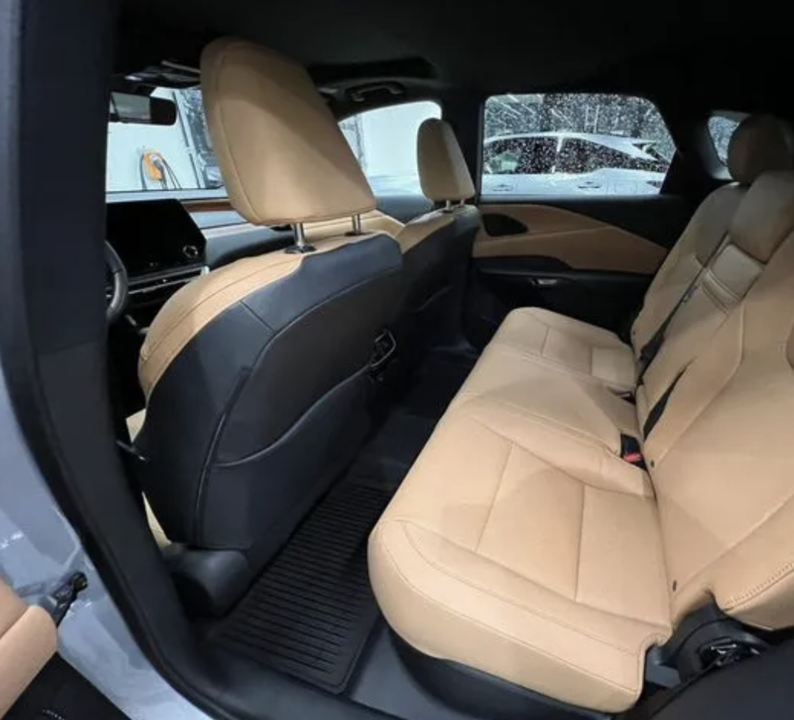Lexus RX IV рестайлинг, 2024 год, 9 600 000 рублей, 6 фотография