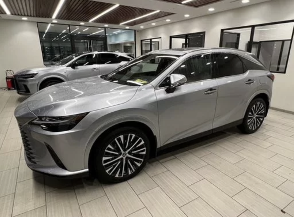 Lexus RX IV рестайлинг, 2024 год, 9 600 000 рублей, 2 фотография