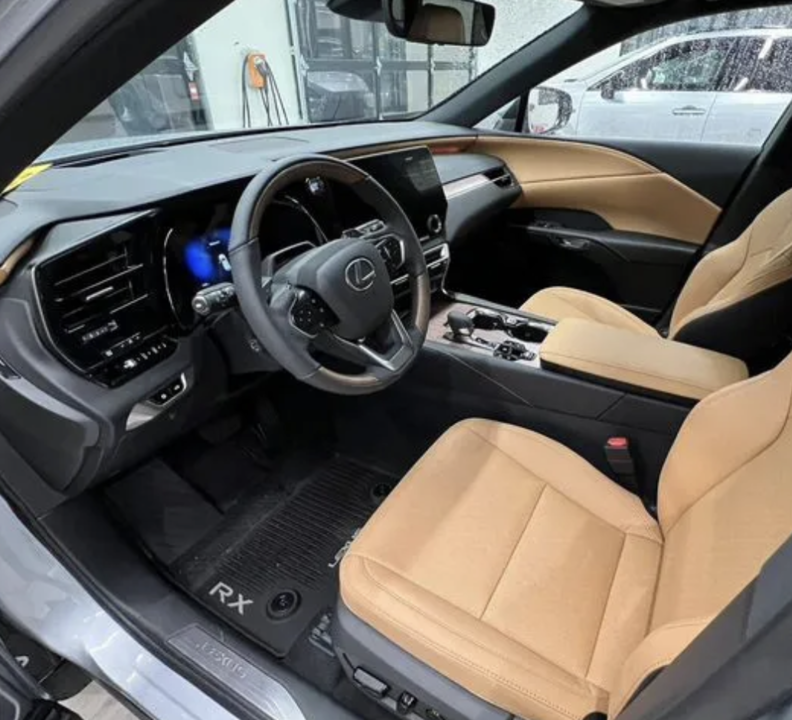 Lexus RX IV рестайлинг, 2024 год, 9 600 000 рублей, 4 фотография