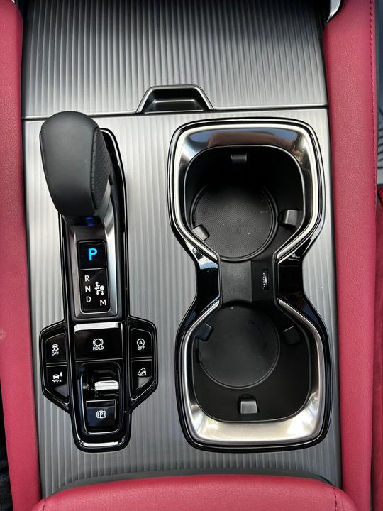 Lexus RX IV рестайлинг, 2024 год, 9 700 000 рублей, 11 фотография