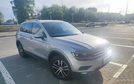 Volkswagen Tiguan II, 2018 год, 2 655 000 рублей, 1 фотография