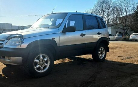 Chevrolet Niva I рестайлинг, 2004 год, 287 000 рублей, 1 фотография