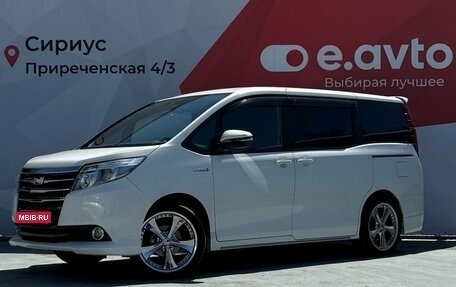 Toyota Noah III, 2014 год, 1 800 000 рублей, 1 фотография