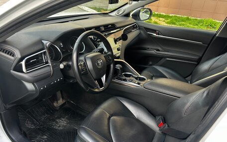 Toyota Camry, 2019 год, 3 090 000 рублей, 8 фотография
