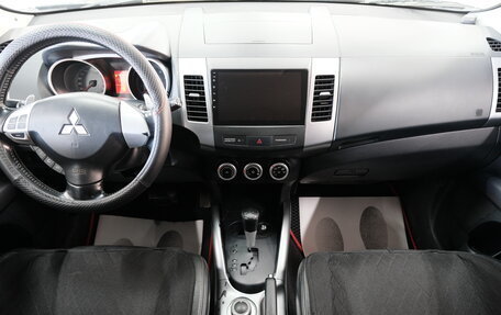 Mitsubishi Outlander III рестайлинг 3, 2007 год, 1 349 000 рублей, 15 фотография