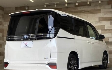 Toyota Voxy, 2023 год, 3 112 123 рублей, 15 фотография