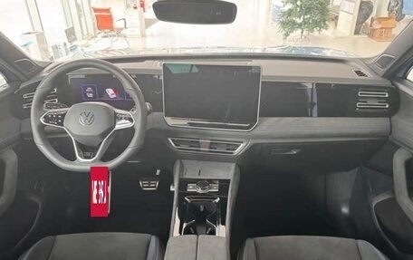 Volkswagen Tiguan, 2024 год, 3 750 000 рублей, 9 фотография