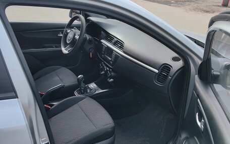 KIA Rio IV, 2018 год, 777 000 рублей, 9 фотография