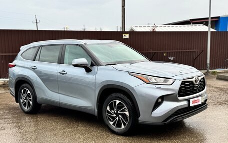 Toyota Highlander, 2023 год, 7 200 000 рублей, 3 фотография
