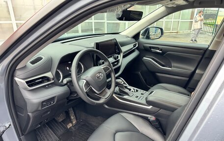 Toyota Highlander, 2023 год, 7 200 000 рублей, 8 фотография