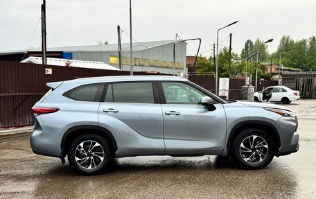 Toyota Highlander, 2023 год, 7 200 000 рублей, 4 фотография