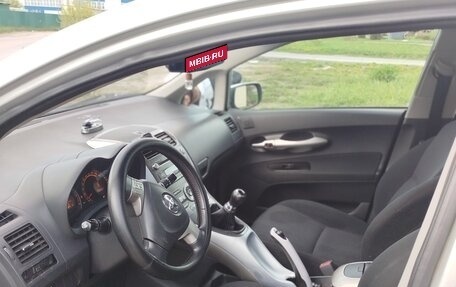Toyota Auris II, 2007 год, 550 000 рублей, 12 фотография