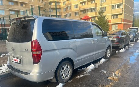 Hyundai Grand Starex Grand Starex I рестайлинг 2, 2009 год, 999 000 рублей, 2 фотография