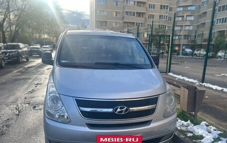 Hyundai Grand Starex Grand Starex I рестайлинг 2, 2009 год, 999 000 рублей, 3 фотография