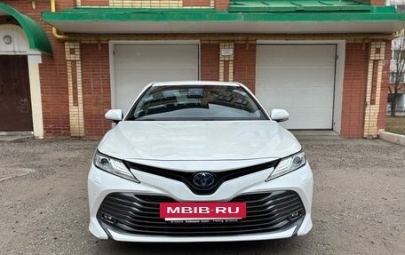 Toyota Camry, 2020 год, 3 150 000 рублей, 2 фотография
