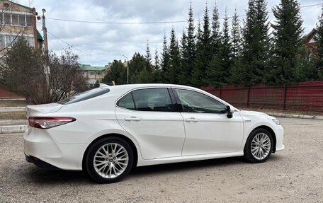 Toyota Camry, 2020 год, 3 150 000 рублей, 10 фотография