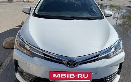 Toyota Corolla, 2018 год, 1 830 000 рублей, 3 фотография