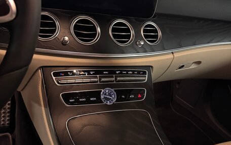 Mercedes-Benz E-Класс, 2018 год, 2 870 000 рублей, 14 фотография