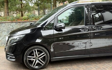 Mercedes-Benz V-Класс, 2021 год, 6 950 000 рублей, 2 фотография