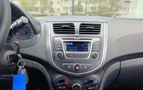 Hyundai Solaris II рестайлинг, 2016 год, 1 050 000 рублей, 13 фотография