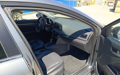 Hyundai Elantra VI рестайлинг, 2016 год, 1 700 000 рублей, 10 фотография
