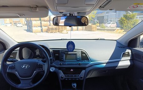 Hyundai Elantra VI рестайлинг, 2016 год, 1 700 000 рублей, 11 фотография