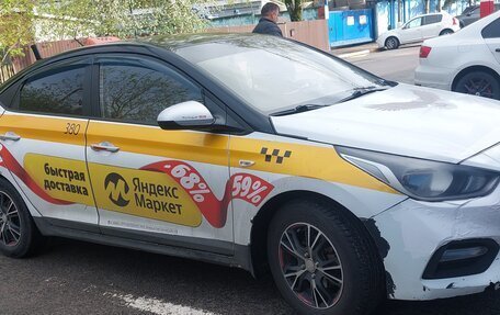 Hyundai Solaris II рестайлинг, 2019 год, 1 000 000 рублей, 5 фотография