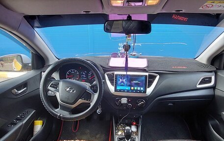 Hyundai Solaris II рестайлинг, 2019 год, 1 000 000 рублей, 7 фотография