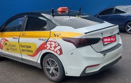 Hyundai Solaris II рестайлинг, 2019 год, 1 000 000 рублей, 3 фотография