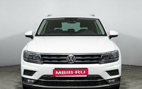 Volkswagen Tiguan II, 2017 год, 2 239 898 рублей, 2 фотография