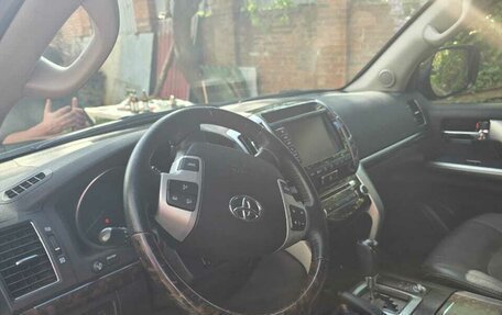Toyota Land Cruiser 200, 2013 год, 4 560 000 рублей, 8 фотография