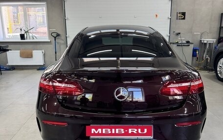Mercedes-Benz E-Класс, 2018 год, 3 900 000 рублей, 8 фотография